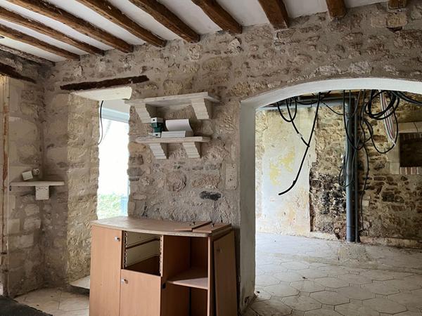 20682 - Maison en pierres à rénover