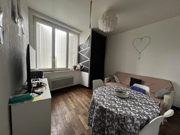 Vente                                                      Maison
                        
                     5 pièces                      53 m2                     à Jouet-sur-l'Aubois