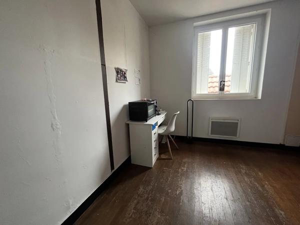 Vente                                                      Maison
                        
                     5 pièces                      53 m2                     à Jouet-sur-l'Aubois