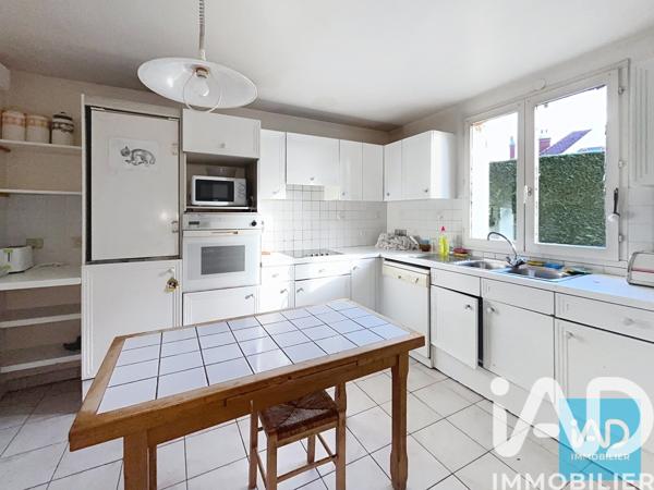 Maison à vendre 8 pièces 211 m² Louveciennes