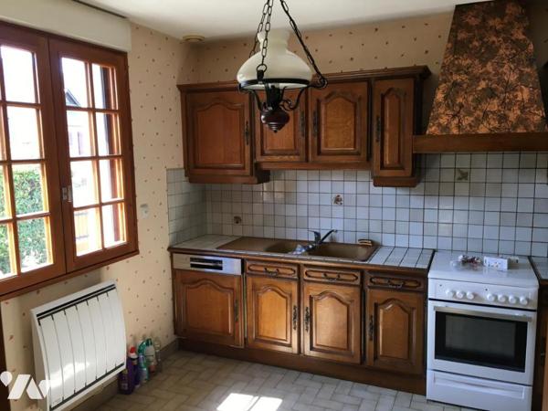 SABLE SUR SARTHE -  PAVILLON INDIVIDUEL - jardin. Réf : CC2063