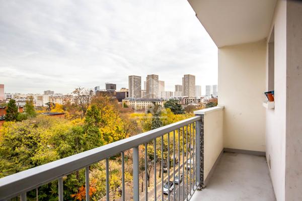 PARIS 75013 - Studio 26m²  avec balcon vue dégagée