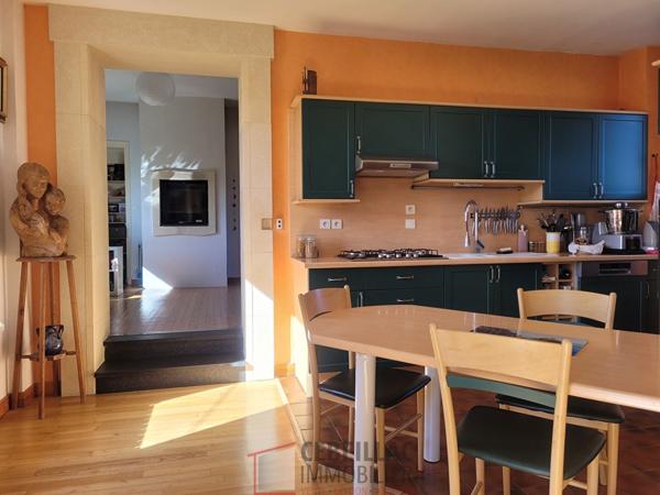 Maison 7 pièce(s) 5 chambre(s) 210 m²