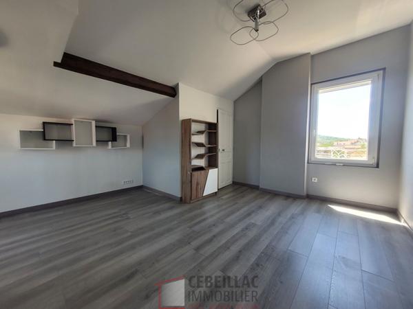 Maison 7 pièce(s) 5 chambre(s) 210 m²
