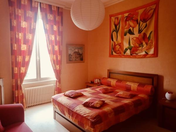 Maison de conte de fées au cœur d'un village thermale