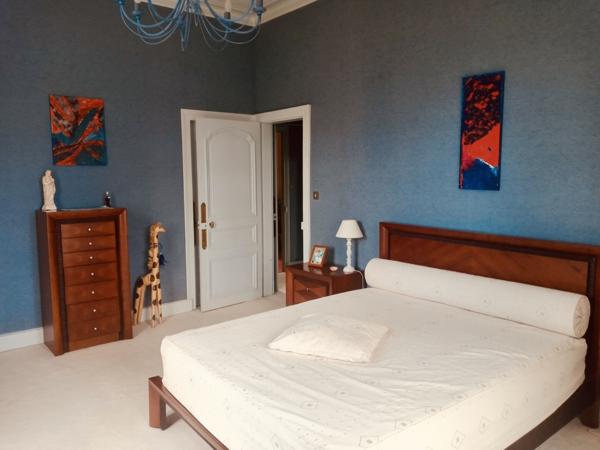 Maison de conte de fées au cœur d'un village thermale