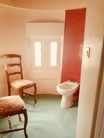 Maison de conte de fées au cœur d'un village thermale