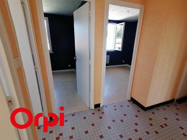 Appartement à louer    4 pièces •  Beaurepaire