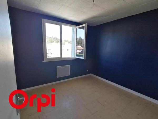 Appartement à louer    4 pièces •  Beaurepaire