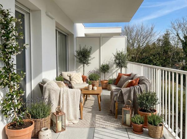 Petite copropriété / Terrasse / Dernier étage