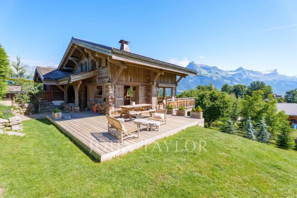 Chalet à Combloux – Vue Panoramique sur le Mont-Blanc