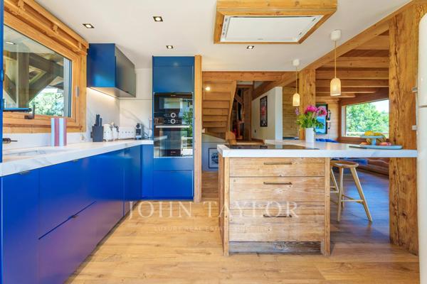Chalet à Combloux – Vue Panoramique sur le Mont-Blanc