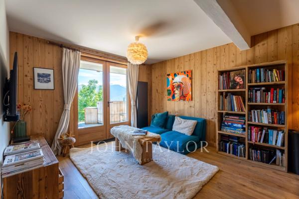 Chalet à Combloux – Vue Panoramique sur le Mont-Blanc