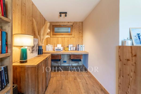 Chalet à Combloux – Vue Panoramique sur le Mont-Blanc