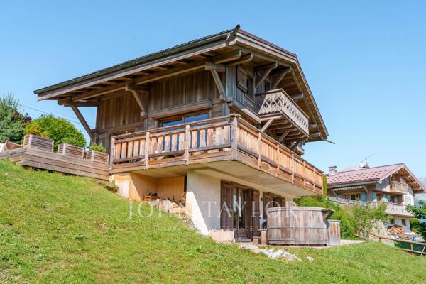 Chalet à Combloux – Vue Panoramique sur le Mont-Blanc
