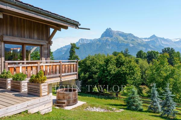 Chalet à Combloux – Vue Panoramique sur le Mont-Blanc