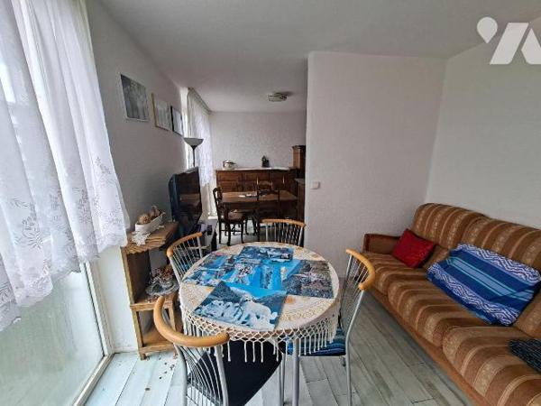 A VENDRE Appartement situé au 5ème étage d'un immeuble disposant d'un ascenseur, à MAUBEUGE, pr...