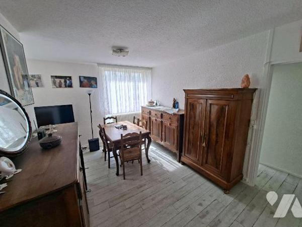 A VENDRE Appartement situé au 5ème étage d'un immeuble disposant d'un ascenseur, à MAUBEUGE, pr...