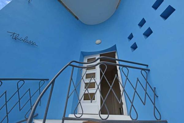 Le chay, L’Architecture 50 … La plage au bout de la rue !