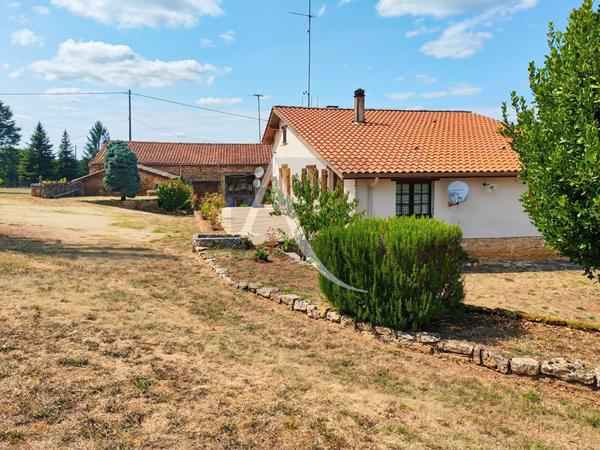 Maison de campagne au calme avec grange sur 1.7 hectare