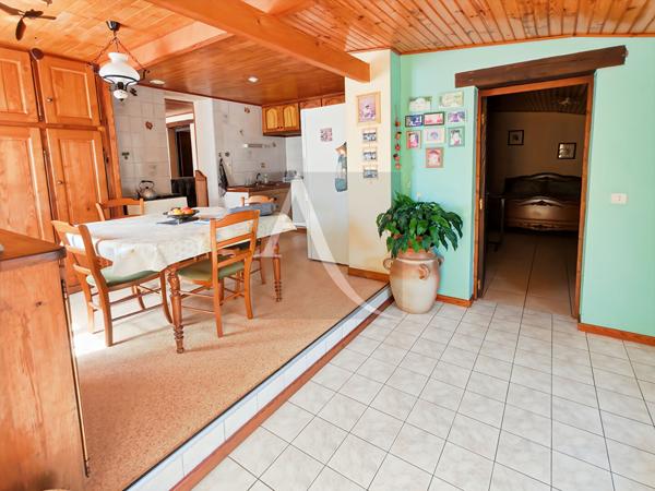 Maison de campagne au calme avec grange sur 1.7 hectare