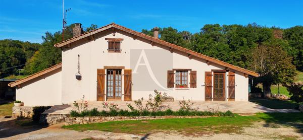 Maison de campagne au calme avec grange sur 1.7 hectare