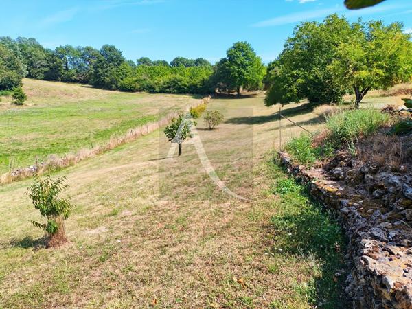 Maison de campagne au calme avec grange sur 1.7 hectare