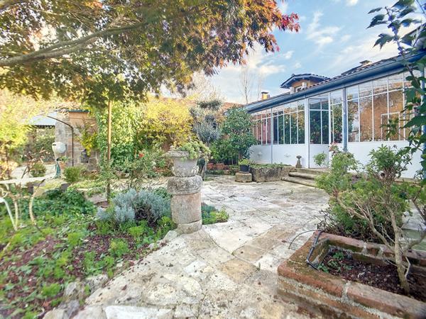 Grande maison renovee avec piscine, jardin et vue Pyrenees