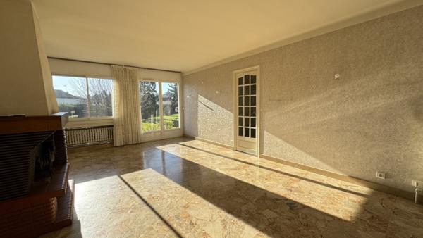 Saint-Just-Saint-Rambert (42170) Exclusivité Appartement de type F5 de 103m2 avec terrasse et espace vert, garage