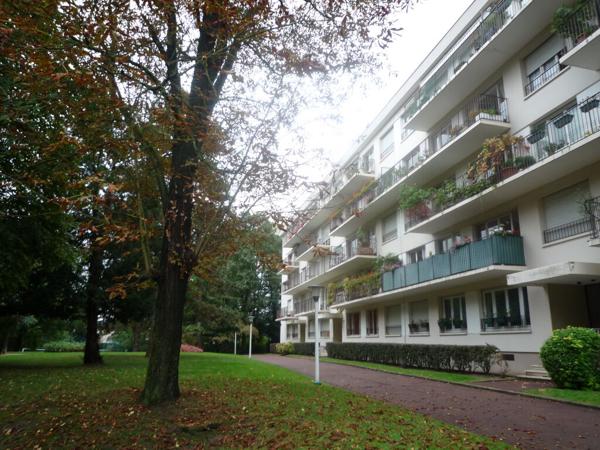 Appartement LE PLESSIS BOUCHARD - 2 pièces - 50,06 m²