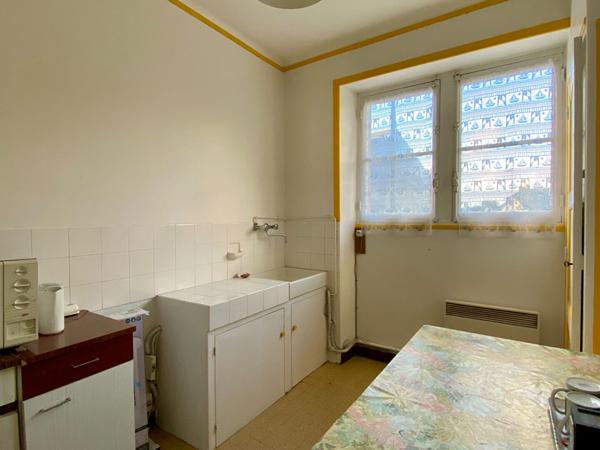Appartement T2 avec garage - Buanderie - Cellier, centre-bourg de Saint-Ideuc