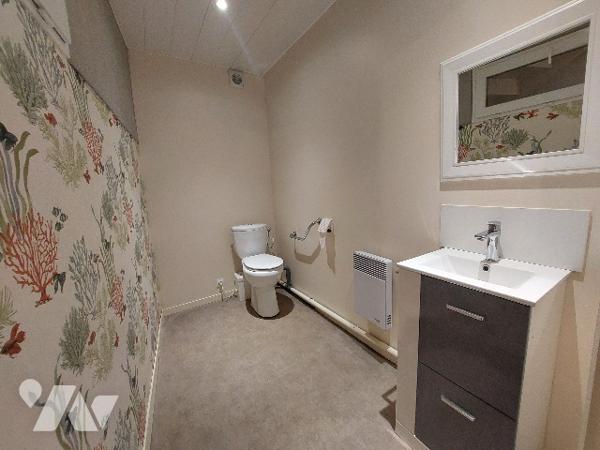 SAINT-GAUDENS, centre-ville, maison de ville avec jardin attenant, idéalement située.