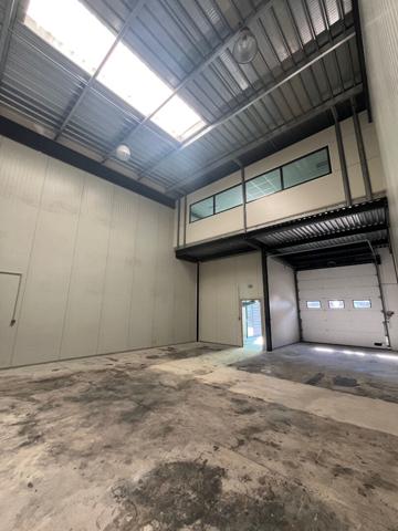 VAL DE REUIL - LOCAL PROFESSIONNEL DE 160M² PROCHE A13 REF VDR-8