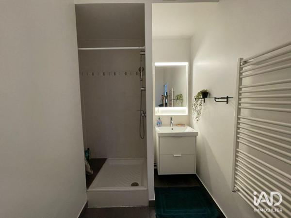 Location studio 30 m² Lyon 8