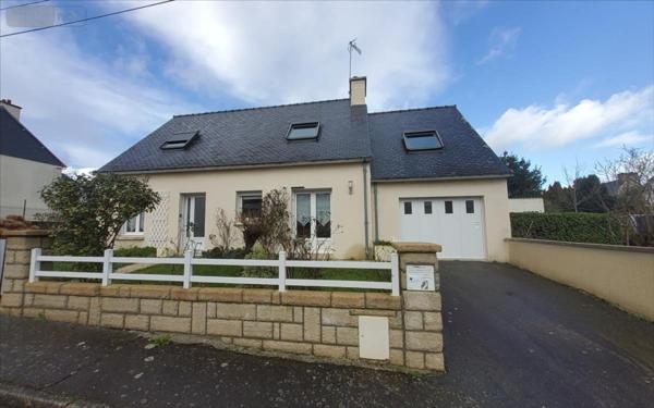 Maison individuelle à vendre à Carhaix-Plouguer dans le Finistère (29270), ref : 29066-1091015