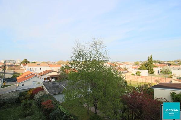Appartement 2 pièces avec balcon et parking