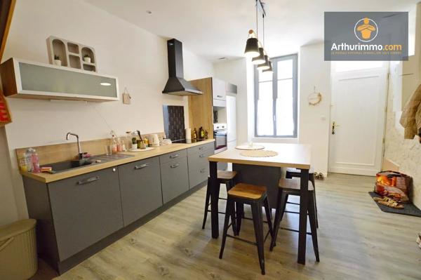Vente                                                      Maison
                        
                     3 pièces                      73 m2                     à Monségur