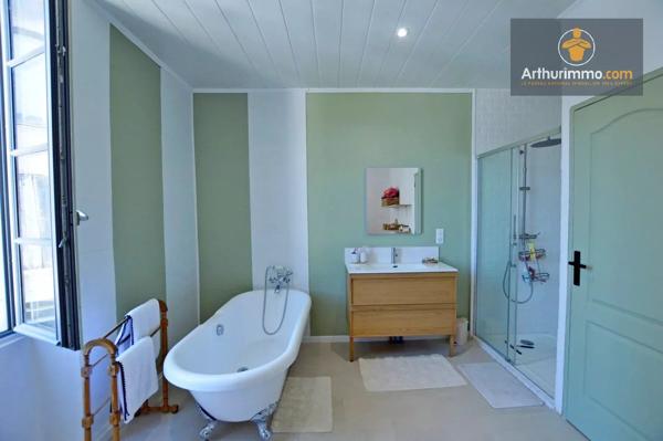 Vente                                                      Maison
                        
                     3 pièces                      73 m2                     à Monségur
