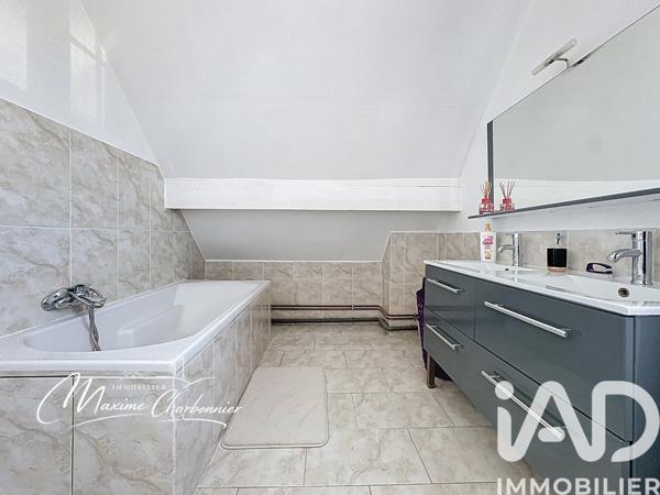 Maison à vendre 6 pièces 130 m² Vert-Saint-Denis