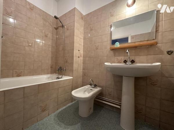 A VENDRE 56 VANNES AGREABLE APPARTEMENT 2 CHAMBRES EN RDC - PROCHE CENTRE 