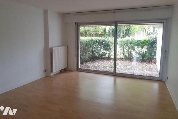 A VENDRE 56 VANNES AGREABLE APPARTEMENT 2 CHAMBRES EN RDC - PROCHE CENTRE 