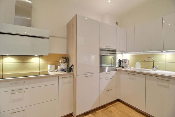 Place Carnot - Appartement 3 pièces 82.5 m2 (105 m2 au sol)