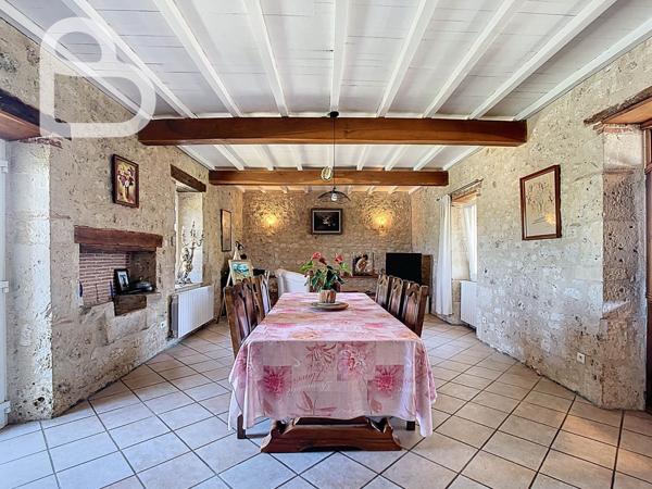 Montaigu-de-Quercy (82150) Superbe domaine avec 2 maisons, dépendances et piscine