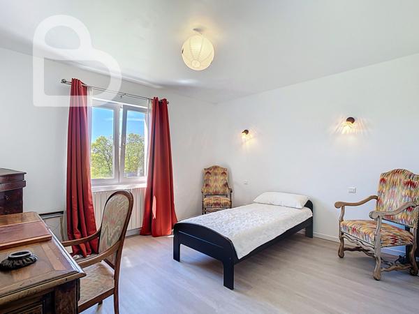 Montaigu-de-Quercy (82150) Superbe domaine avec 2 maisons, dépendances et piscine