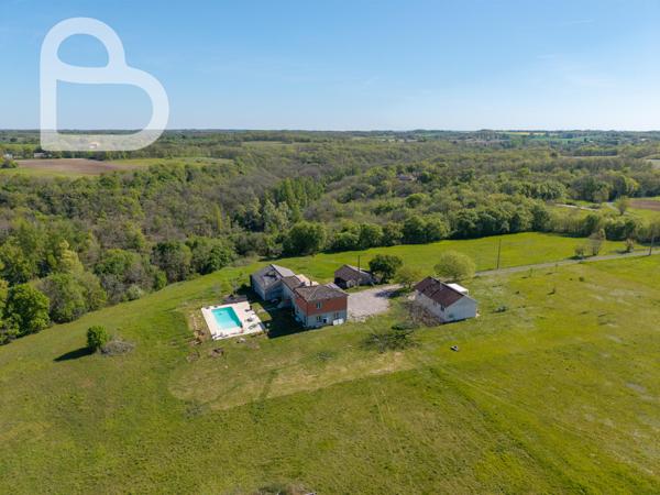 Montaigu-de-Quercy (82150) Superbe domaine avec 2 maisons, dépendances et piscine