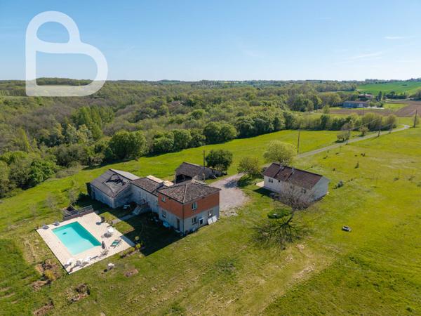 Montaigu-de-Quercy (82150) Superbe domaine avec 2 maisons, dépendances et piscine