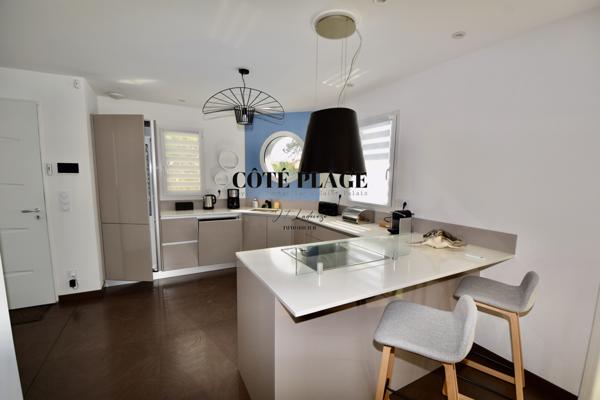 Vaux-sur-Mer (17640) VAUX SUR MER ENTRE PLAGES ET COMMERCES MAISON RECENTE AVEC PISCINE AU PRIX DE 698.000€ FAI