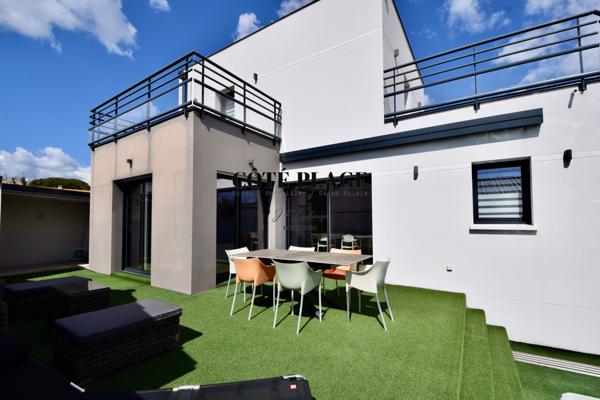 Vaux-sur-Mer (17640) VAUX SUR MER ENTRE PLAGES ET COMMERCES MAISON RECENTE AVEC PISCINE AU PRIX DE 698.000€ FAI