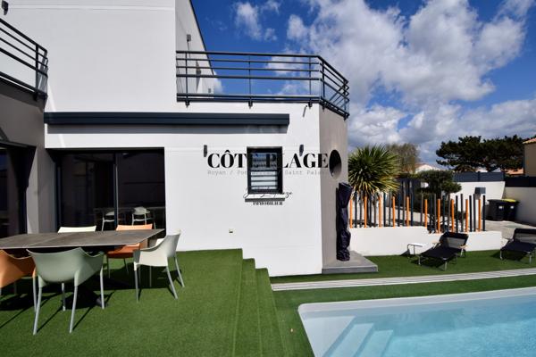 Vaux-sur-Mer (17640) VAUX SUR MER ENTRE PLAGES ET COMMERCES MAISON RECENTE AVEC PISCINE AU PRIX DE 698.000€ FAI