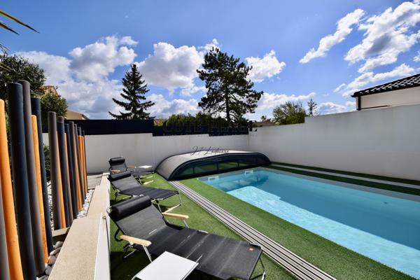 Vaux-sur-Mer (17640) VAUX SUR MER ENTRE PLAGES ET COMMERCES MAISON RECENTE AVEC PISCINE AU PRIX DE 698.000€ FAI